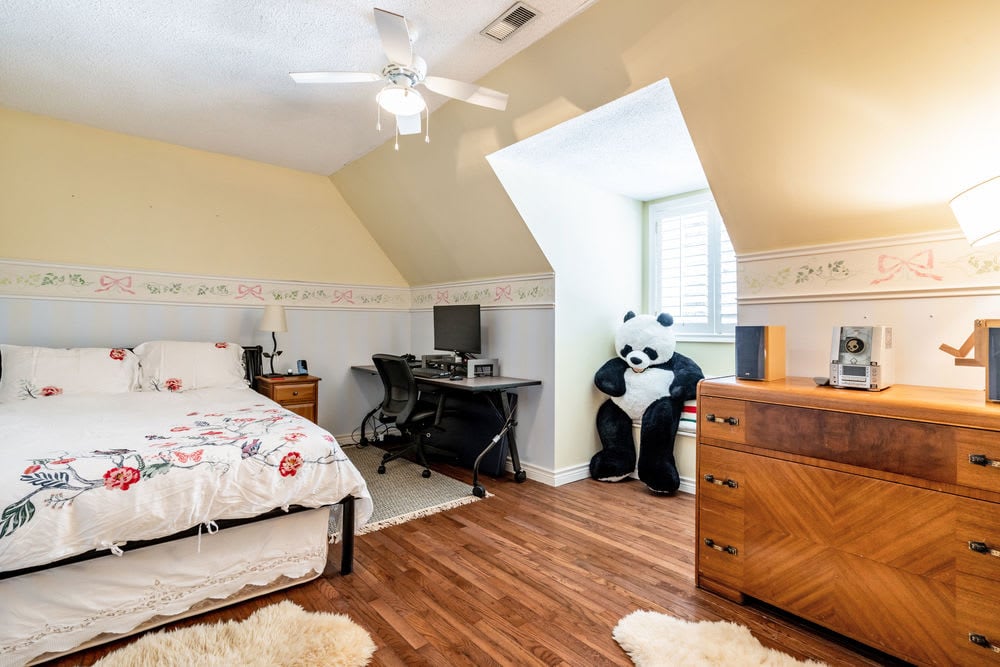 1270 Birchview Drive
