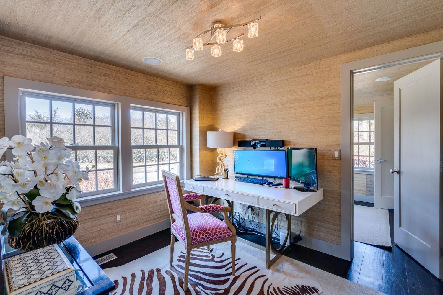 Upscale, Updated Sag Harbor Farmhouse in Waterfront Neighborhood