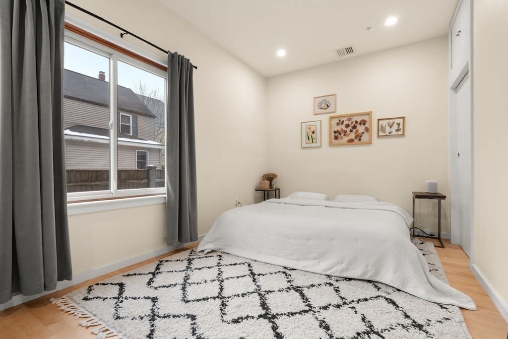 182 Elm St, Unit 1