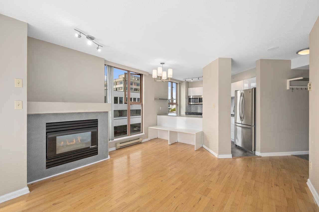 405-1633 W 8th Ave