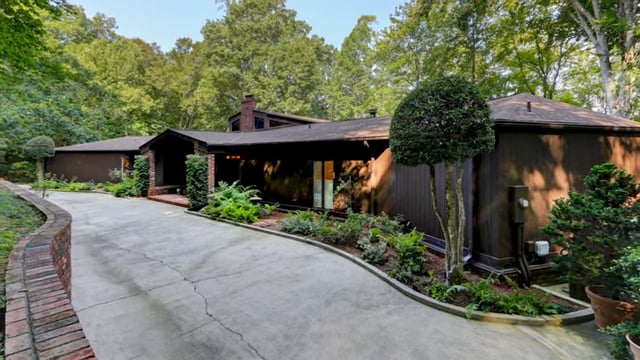 Selling Mid-Century Modern Homes