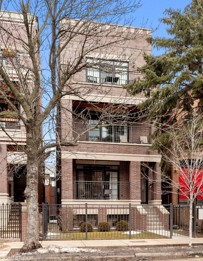1020 W Diversey Parkway No. 3