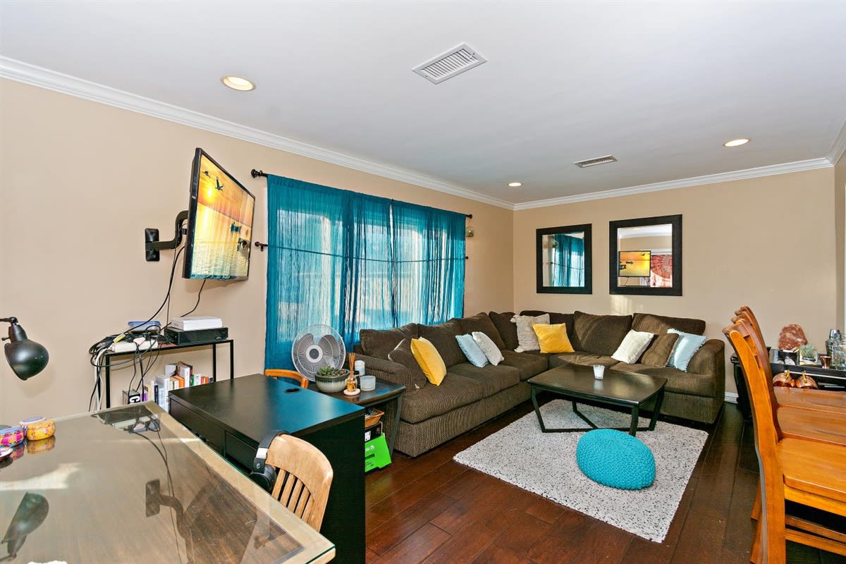 742 Loma Vista