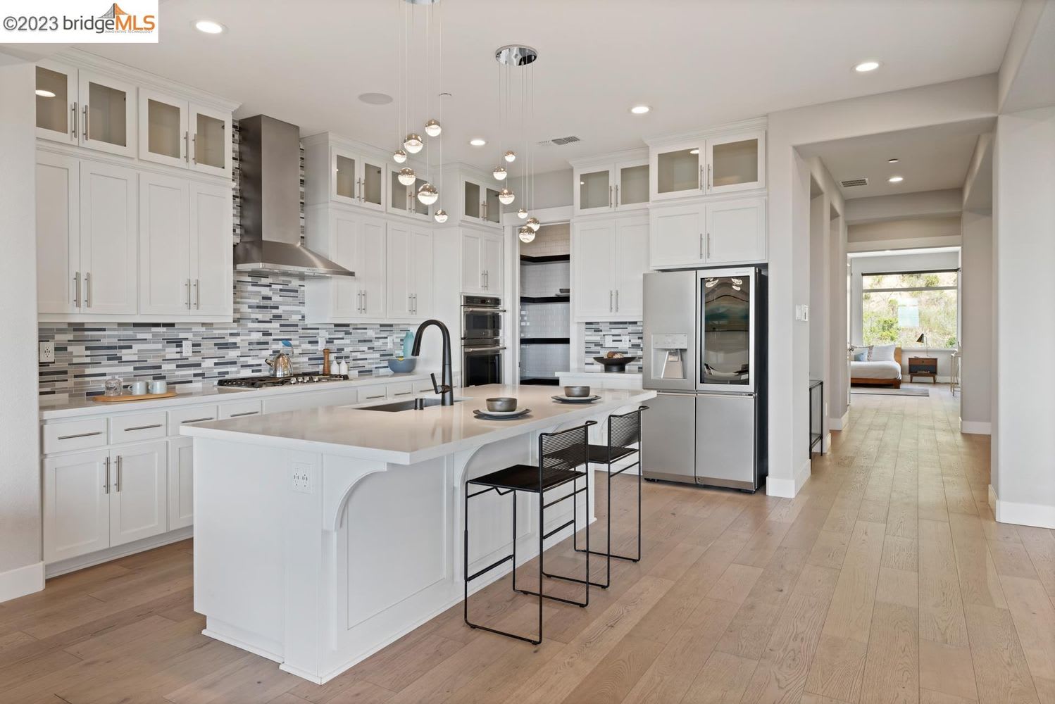 6731 Skyview Dr, Oakland, CA 94605