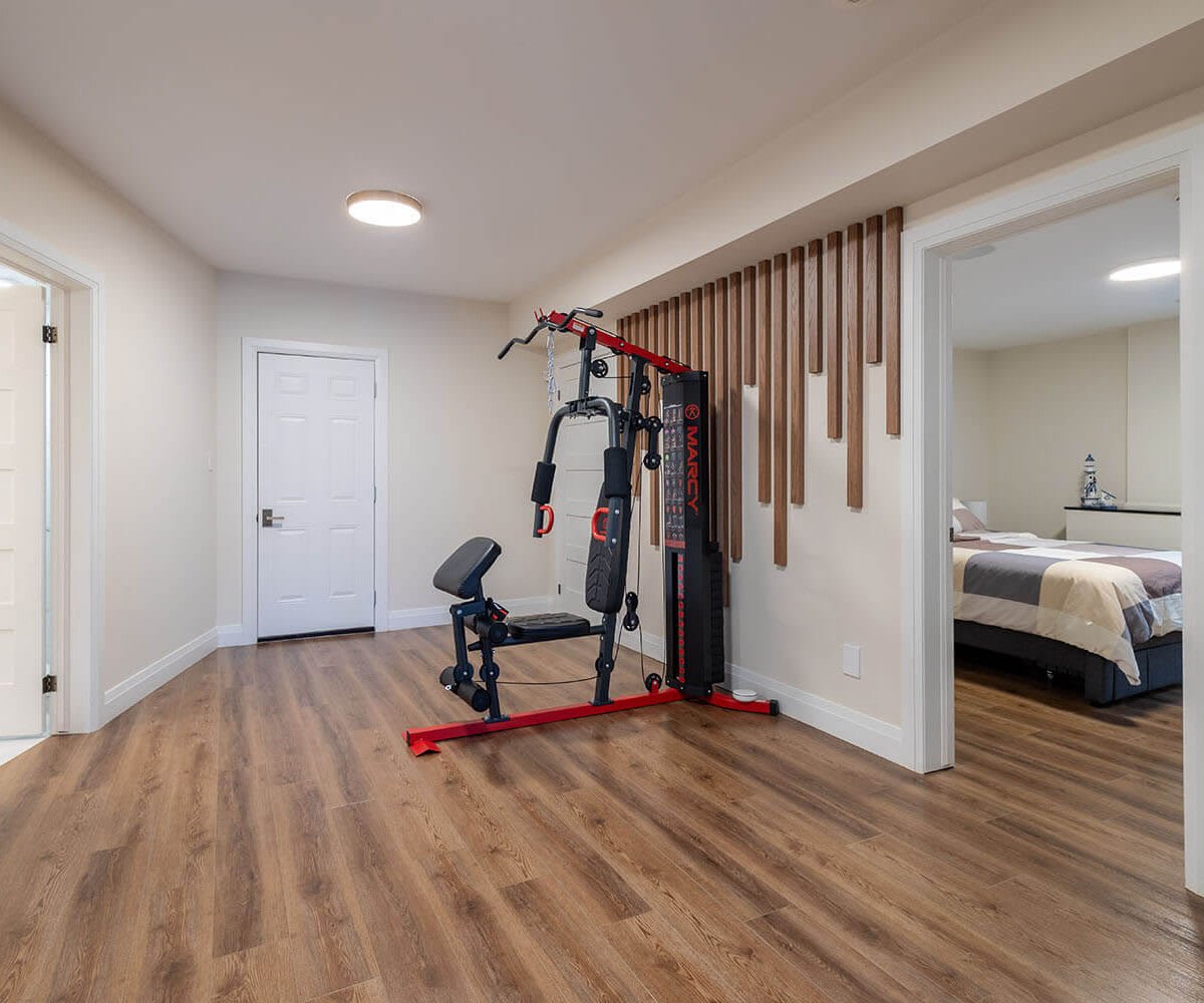92 Eringate Ct