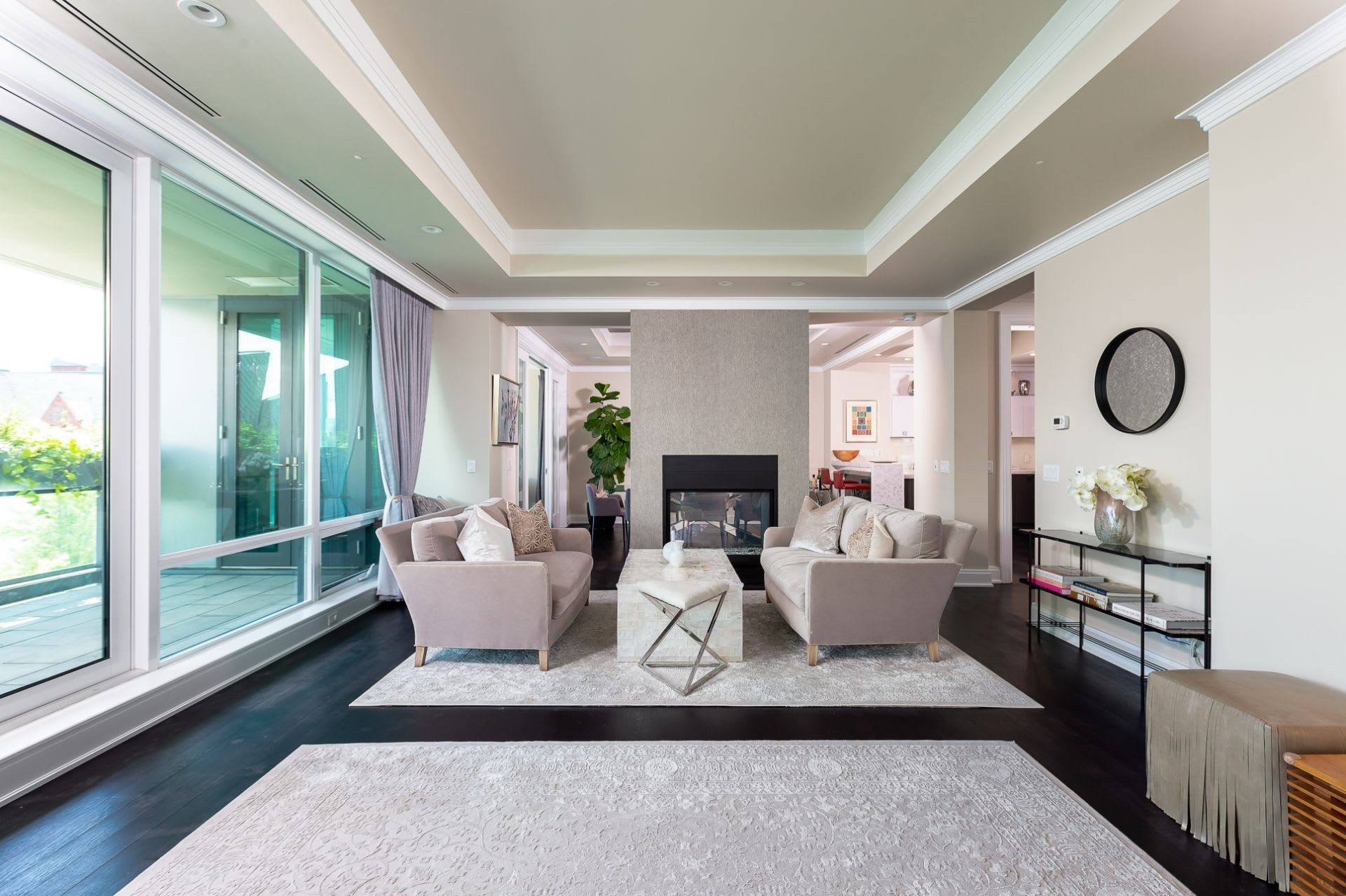 206 Bloor St W 
