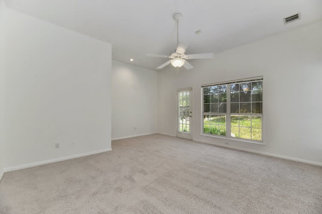 1107 Bowie Rd