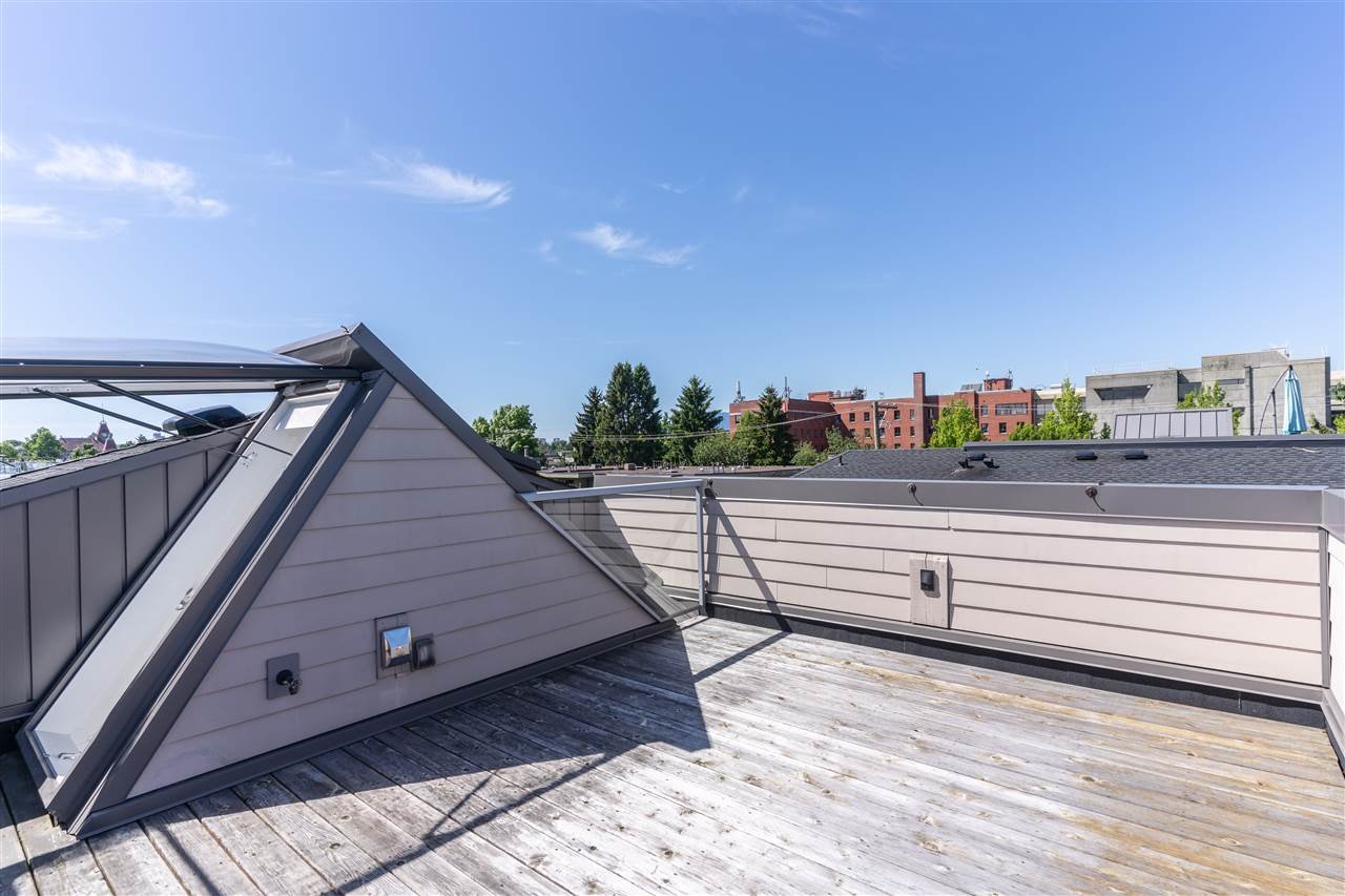 109-453 E 16th Ave