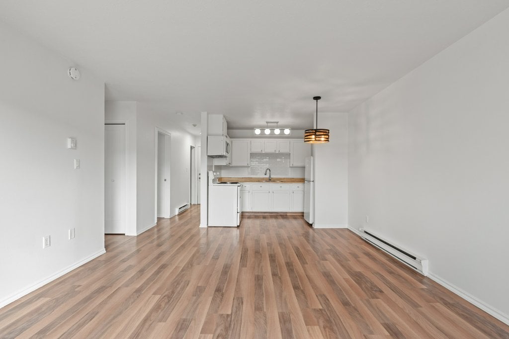 318-3304 35 Ave