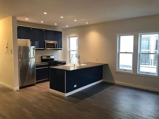 592 16th Street Unit: TOP-FLOOR