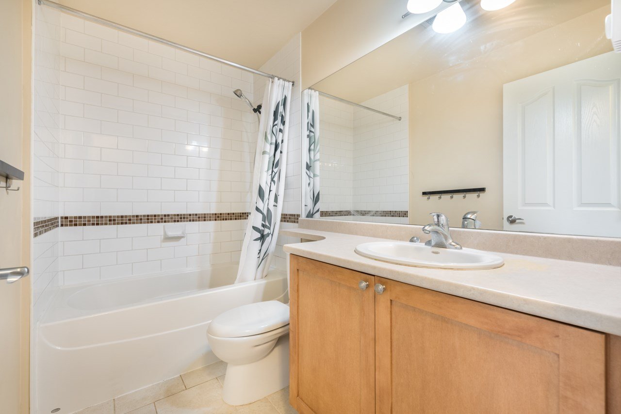 15-621 Langside Ave