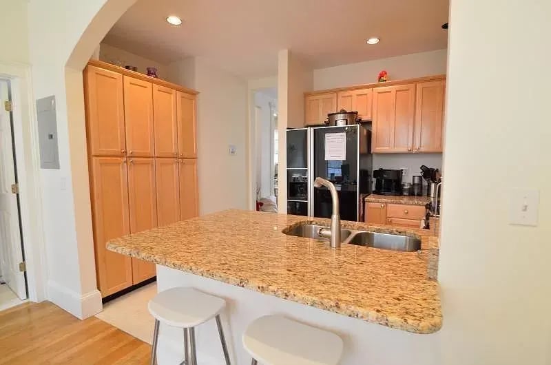 85 E Brookline St APT 3