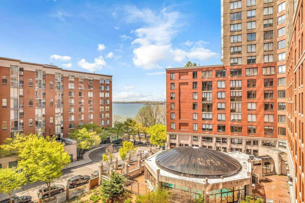 300 Rector Place Apt #6T