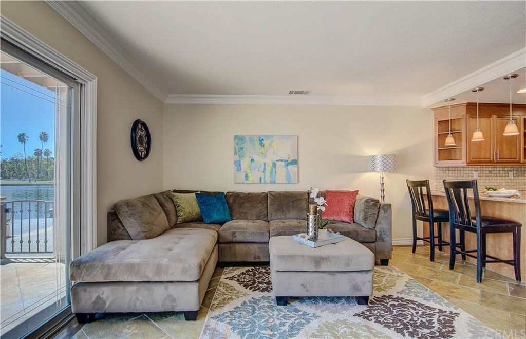 22042 Arrowhead Ln.