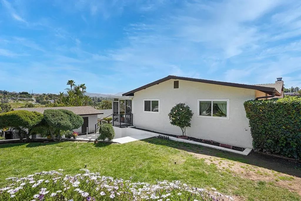 372 San Roque Dr