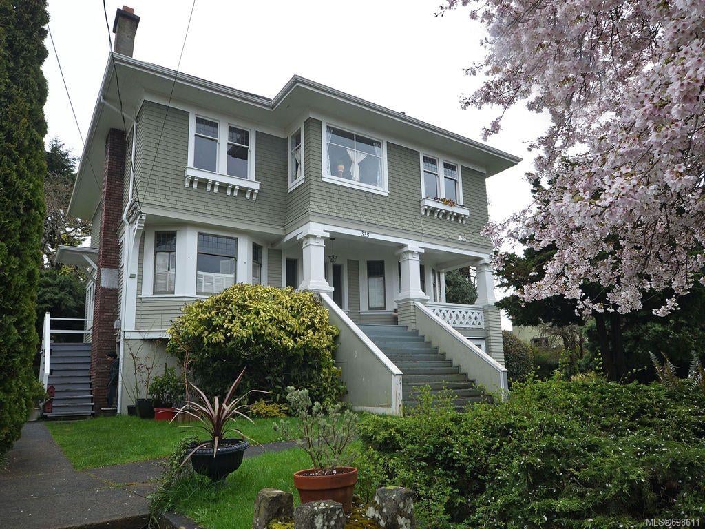 335 Moss St