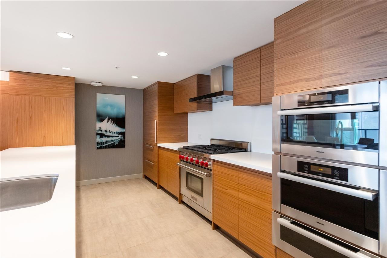 711-7788 Ackroyd Rd