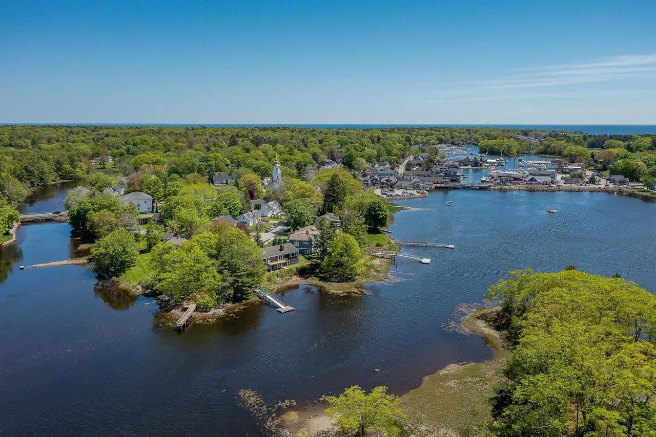 New Listing! 10 Church Street, Kennebunkport, ME 04046 – $2,400,000
