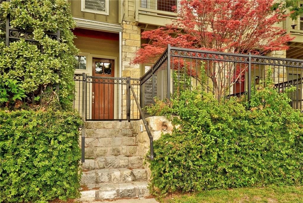 2520 Bluebonnet Ln, #5