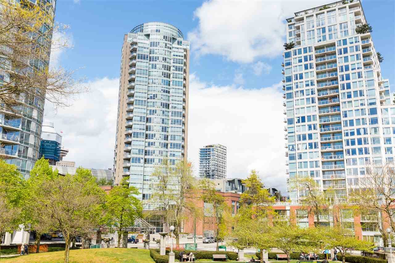 2001-63 Keefer Pl