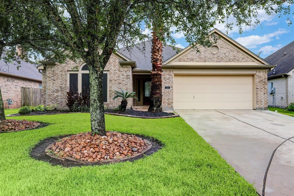 406 Naples Terrace Ln