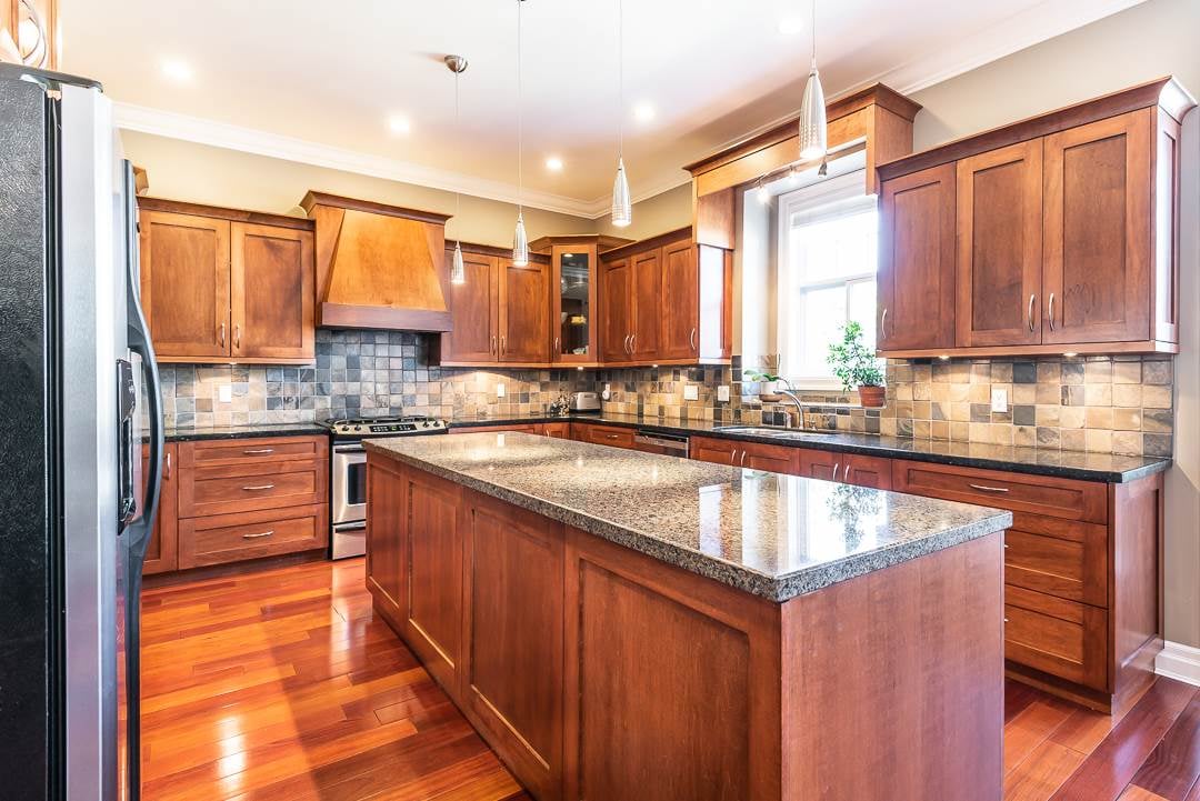 1069 Jay Cres