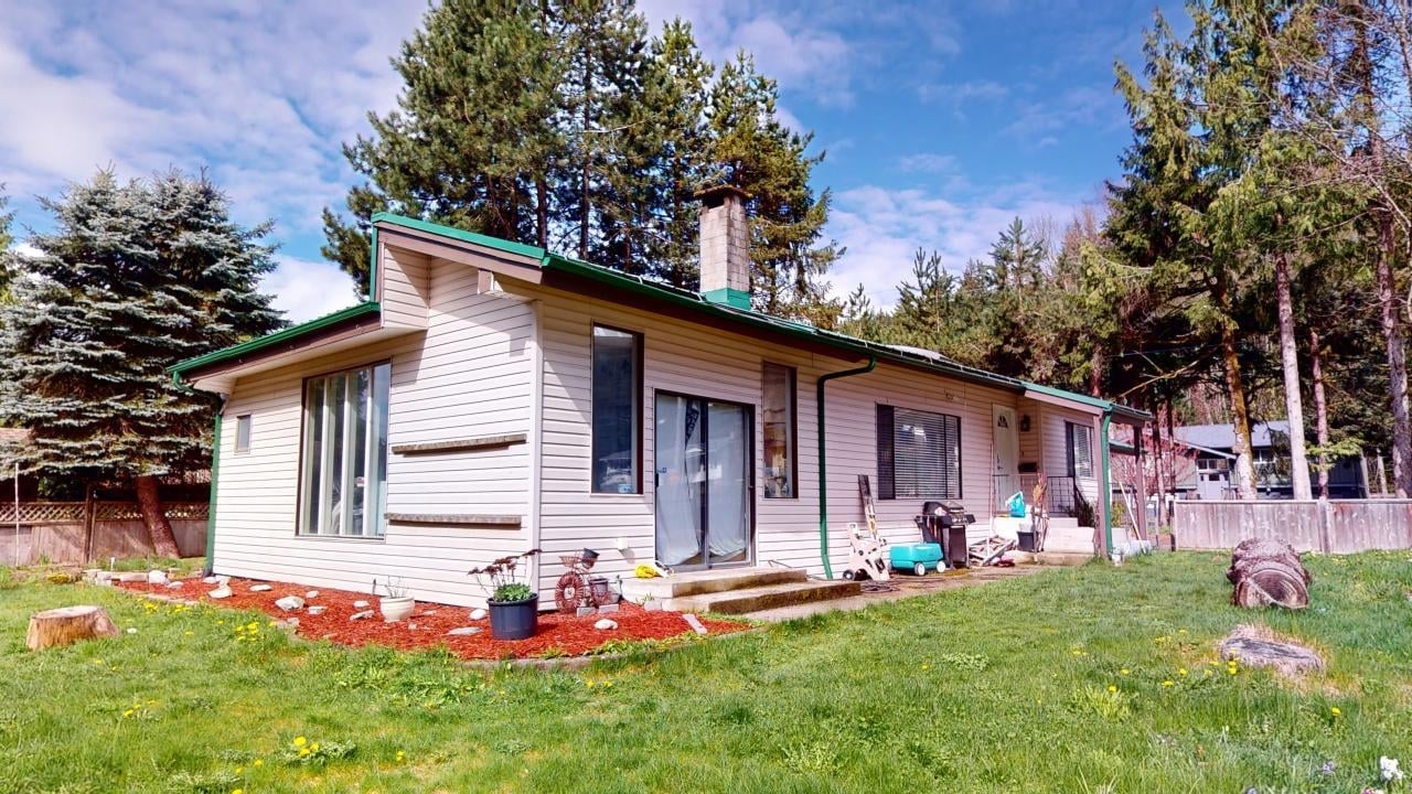 1980 Spruce Dr