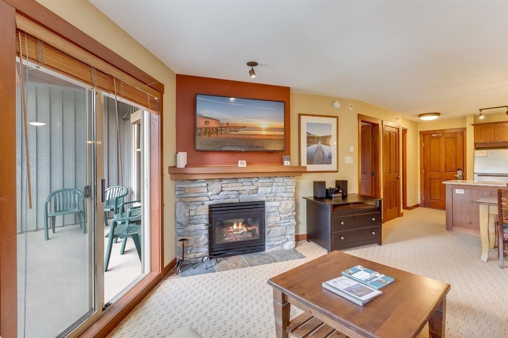 411 G4-4653 Blackcomb Wy