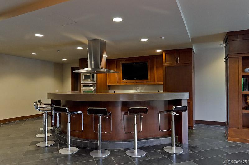 107-1400 Lynburne Pl