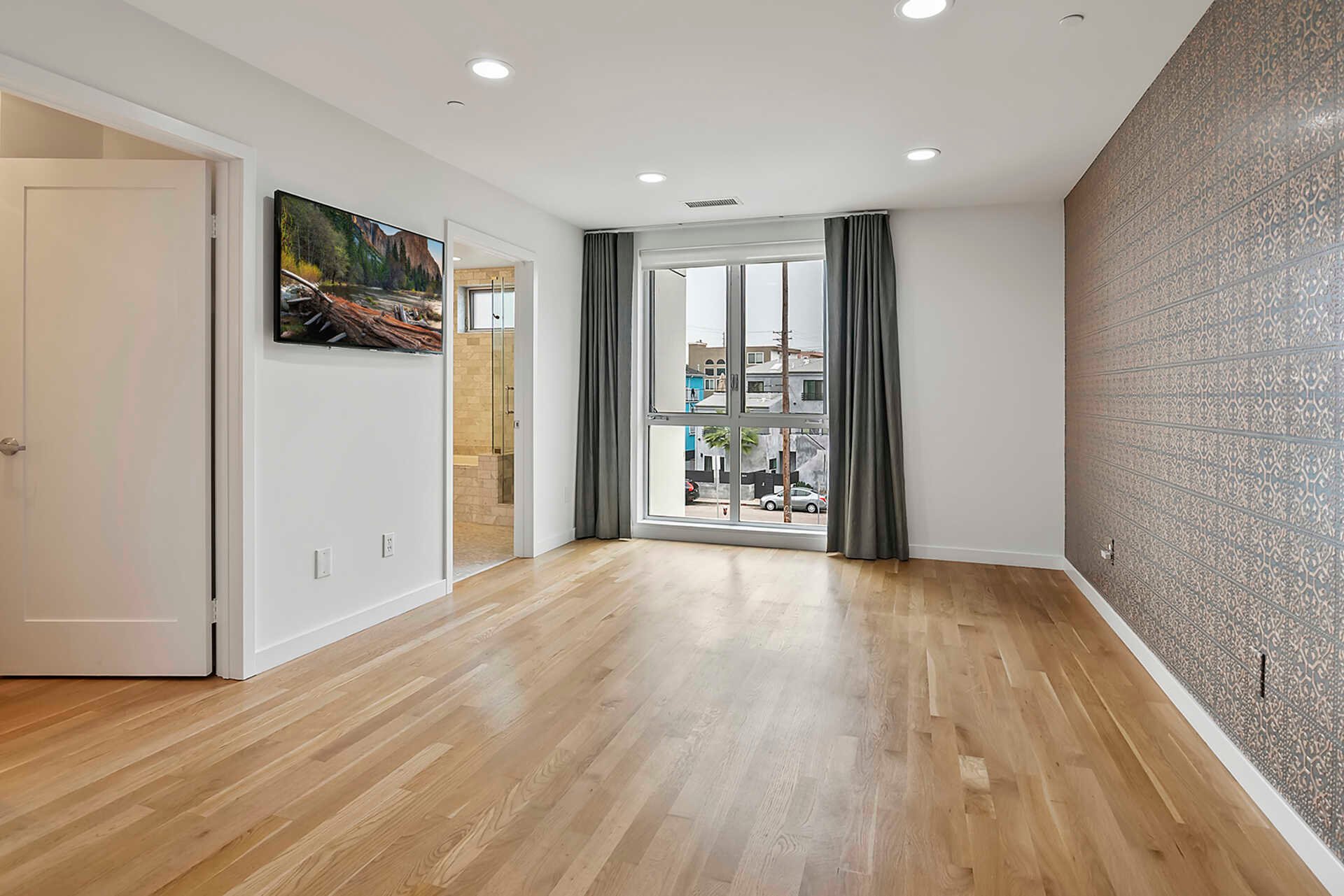 310 WASHINGTON BLVD Unit: 804