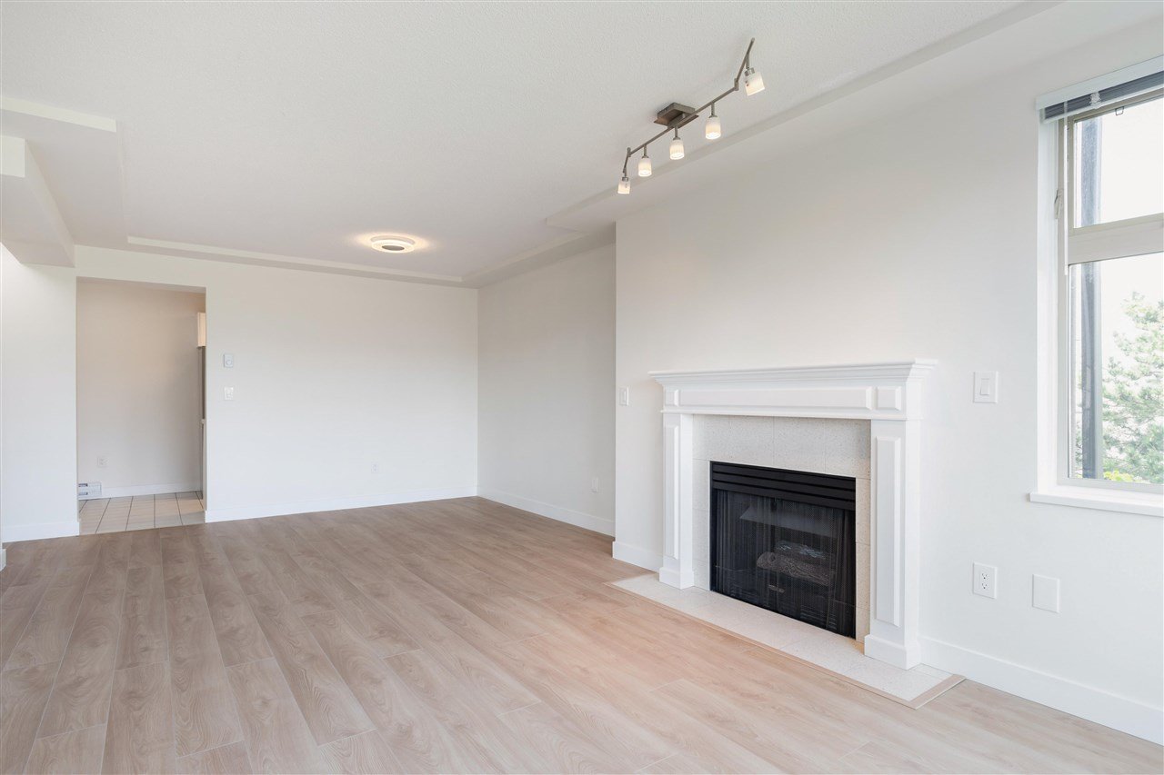 B401-4821 53 St