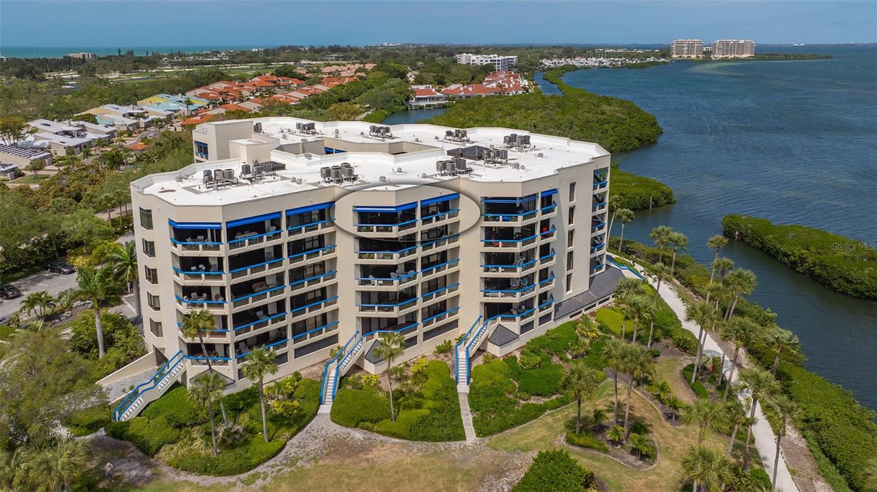 2120 Harbourside Dr, #657