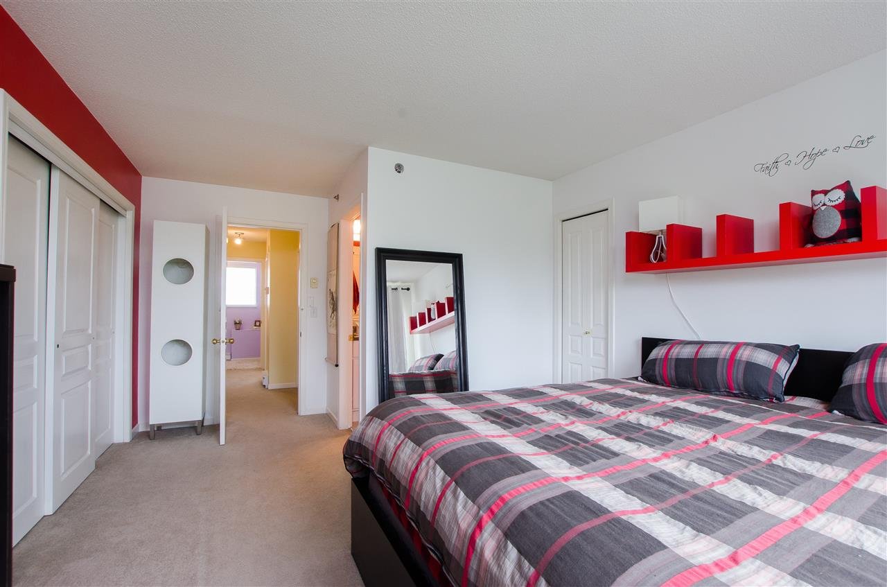 36-2723 E Kent Ave North Ave