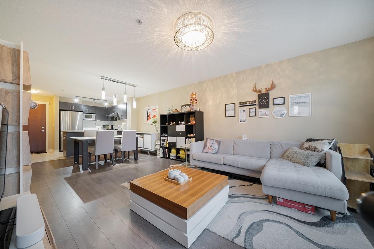 206-9288 Odlin Rd