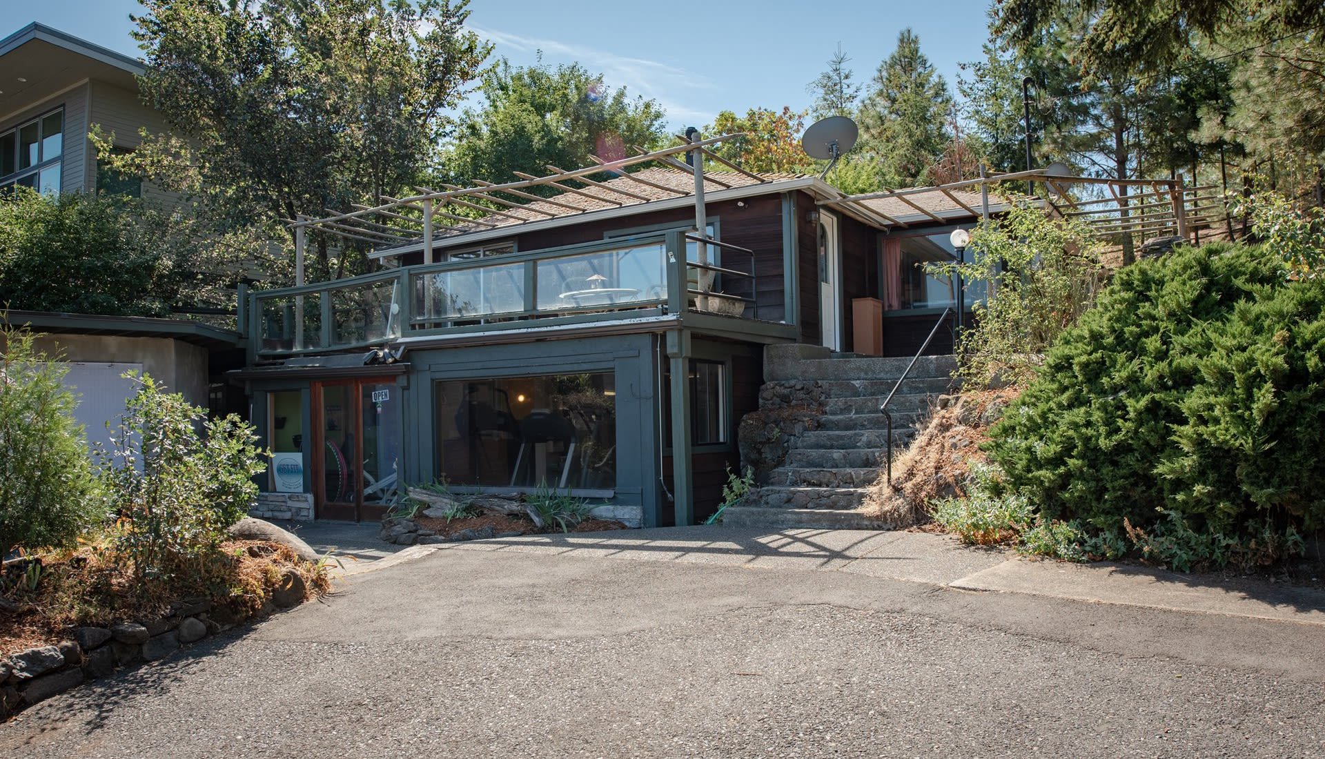 209 E Eugene Ave