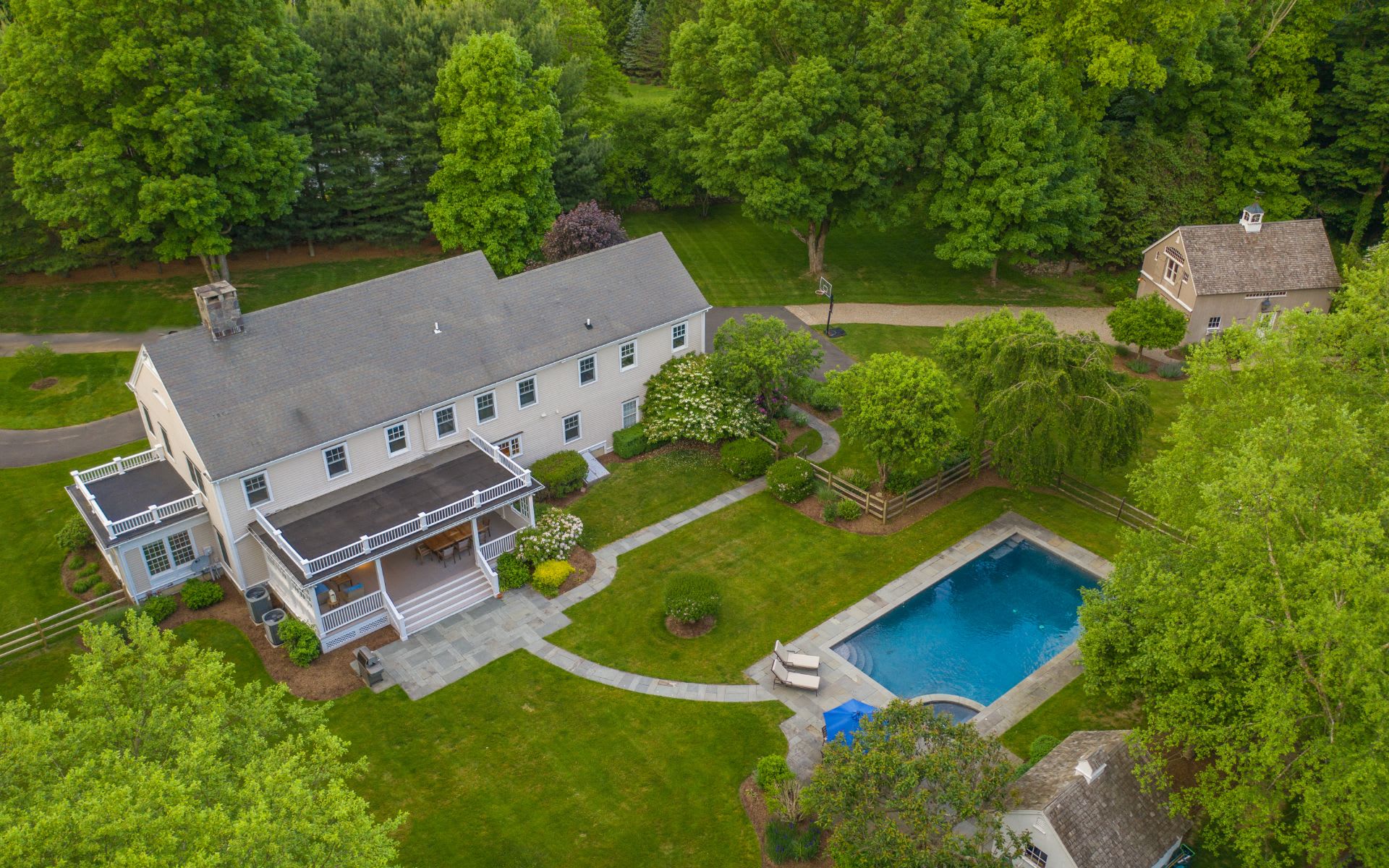 1615 Cross Highway