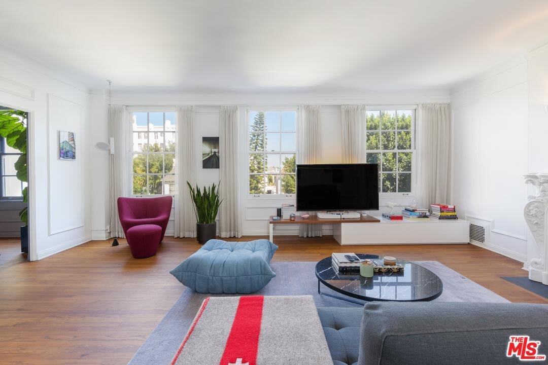  855 S Serrano Avenue