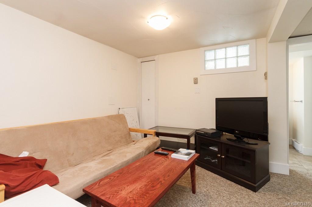 1421 Simon Rd, Saanich