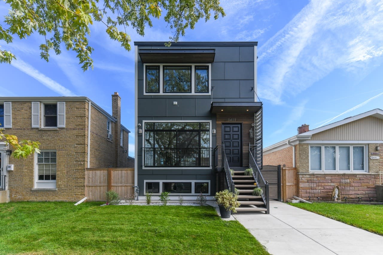 Four Mod Box Homes For Sale in Chicago