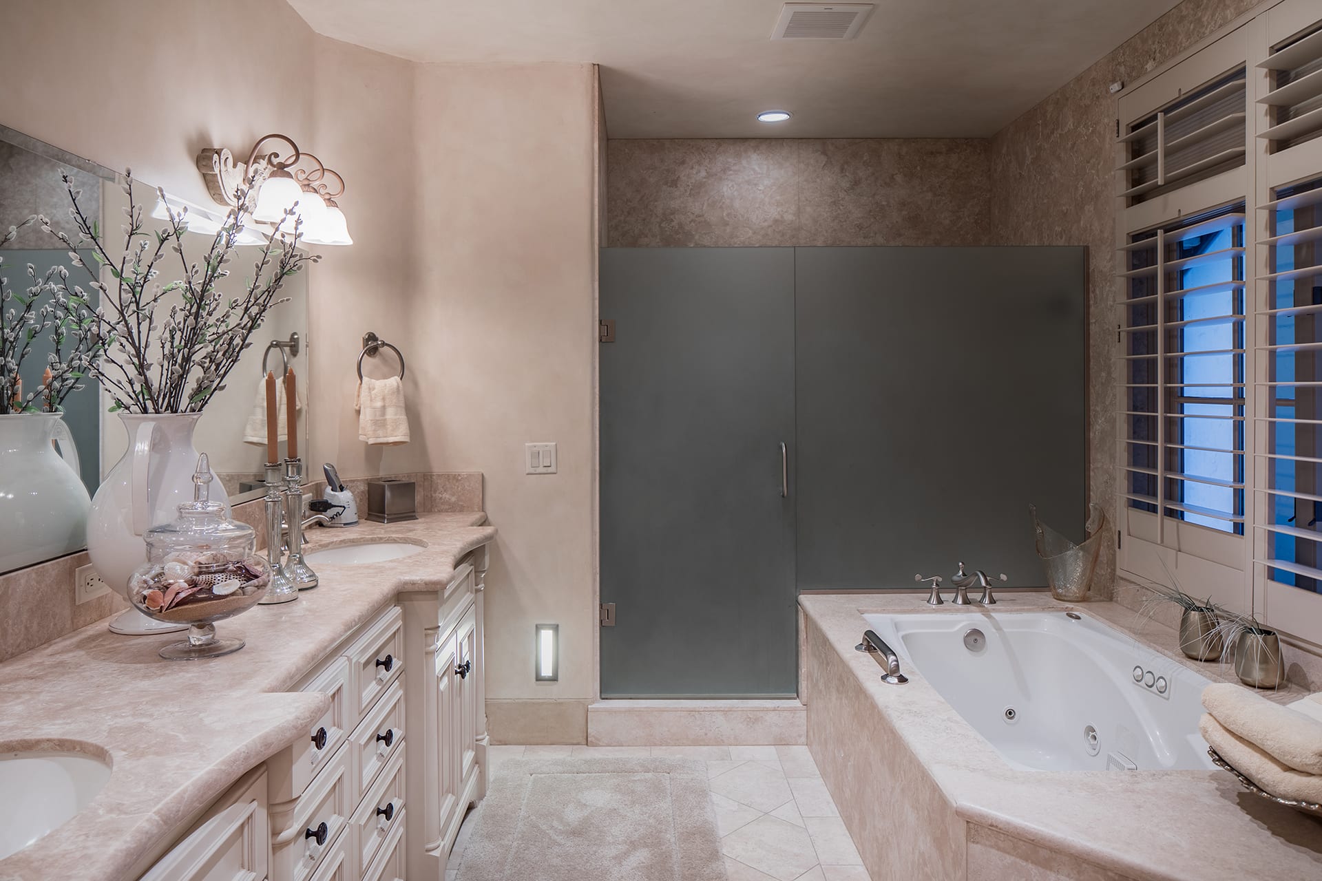 Downtown Carmel Luxury Condo - Dolores 3 SE of 7th # 1