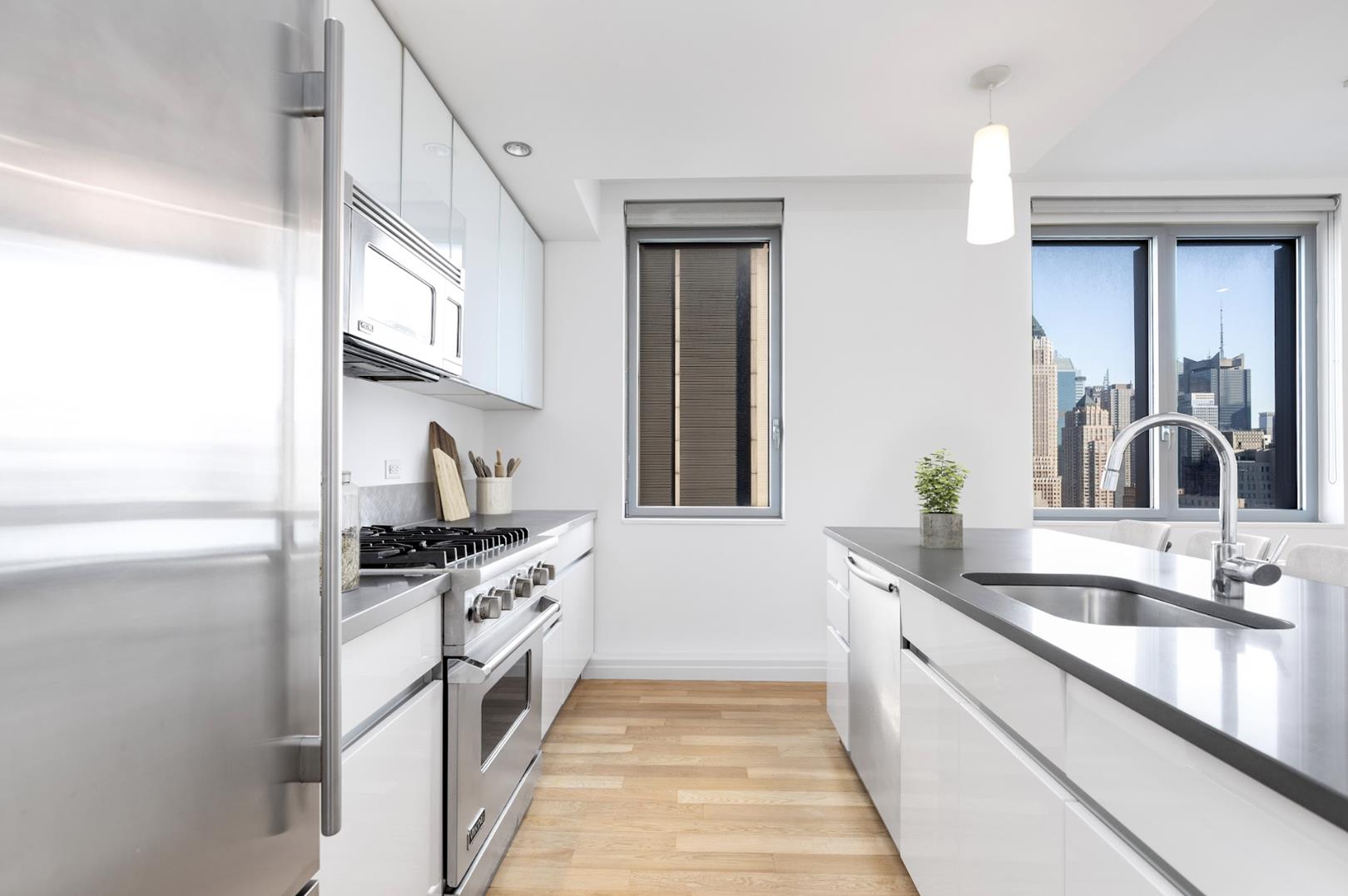 554 West 54th Street, Apt 25-W