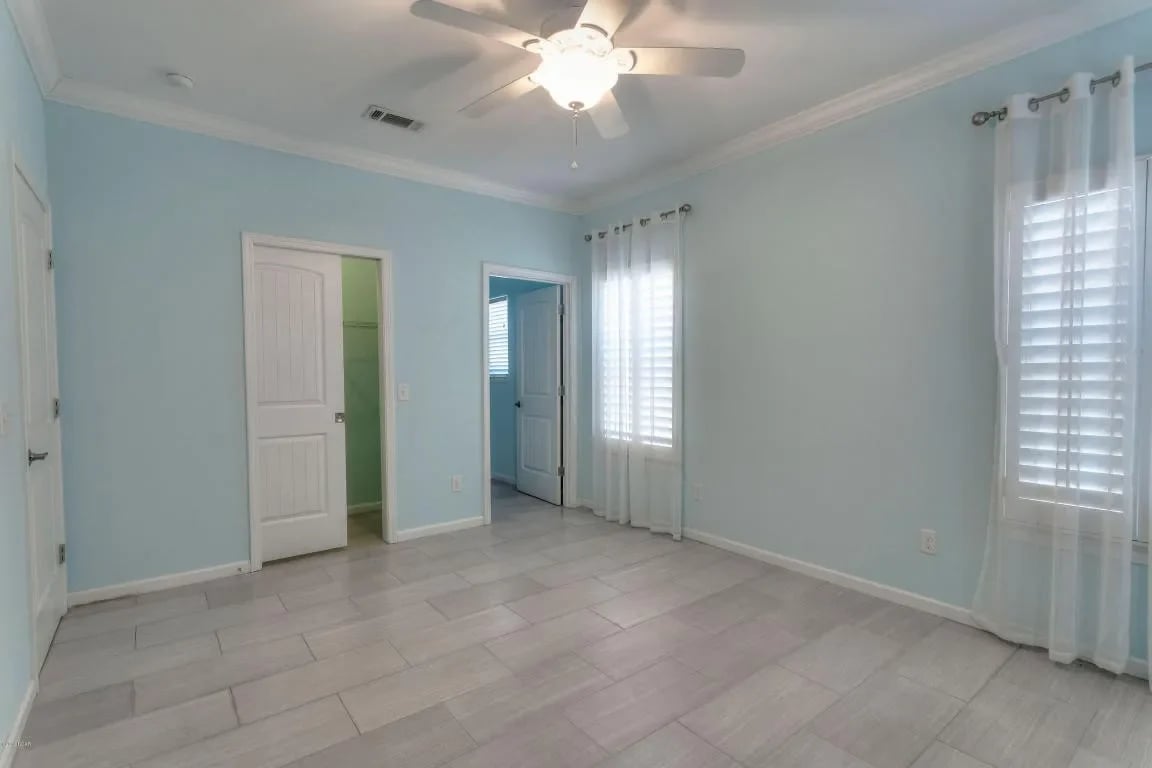 406 ALBATROSS Street