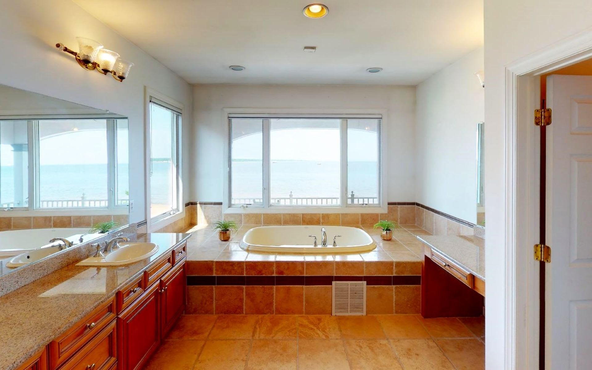 23 LIGHTHOUSE DR