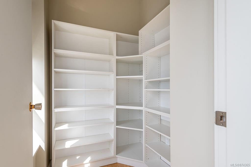 709-9809 Seaport Pl