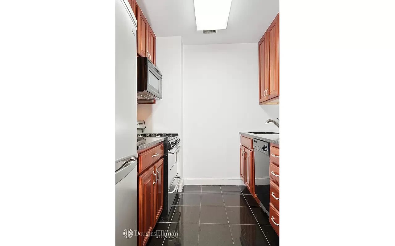 55 West 84th Street Unit: 10