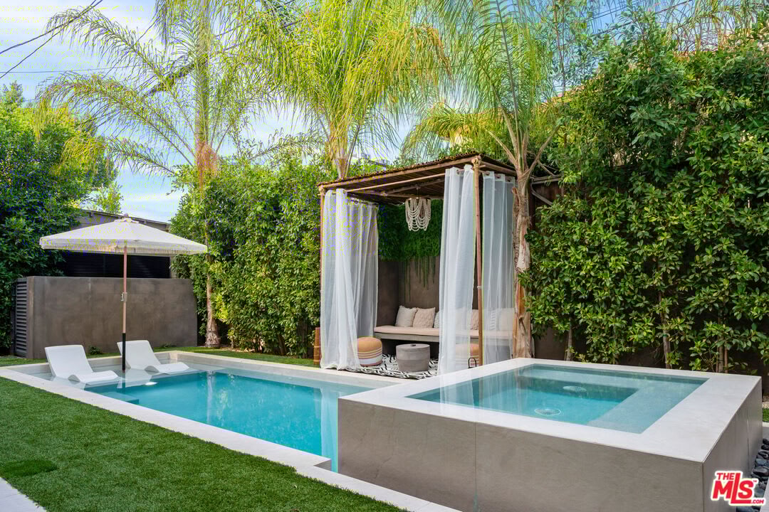 Oasis Retreat