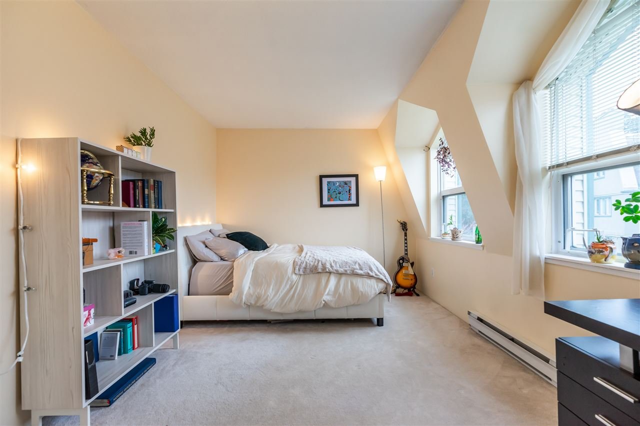 21-1215 Brunette Ave