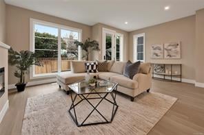 4-1048 Tillicum Rd, Esquimalt