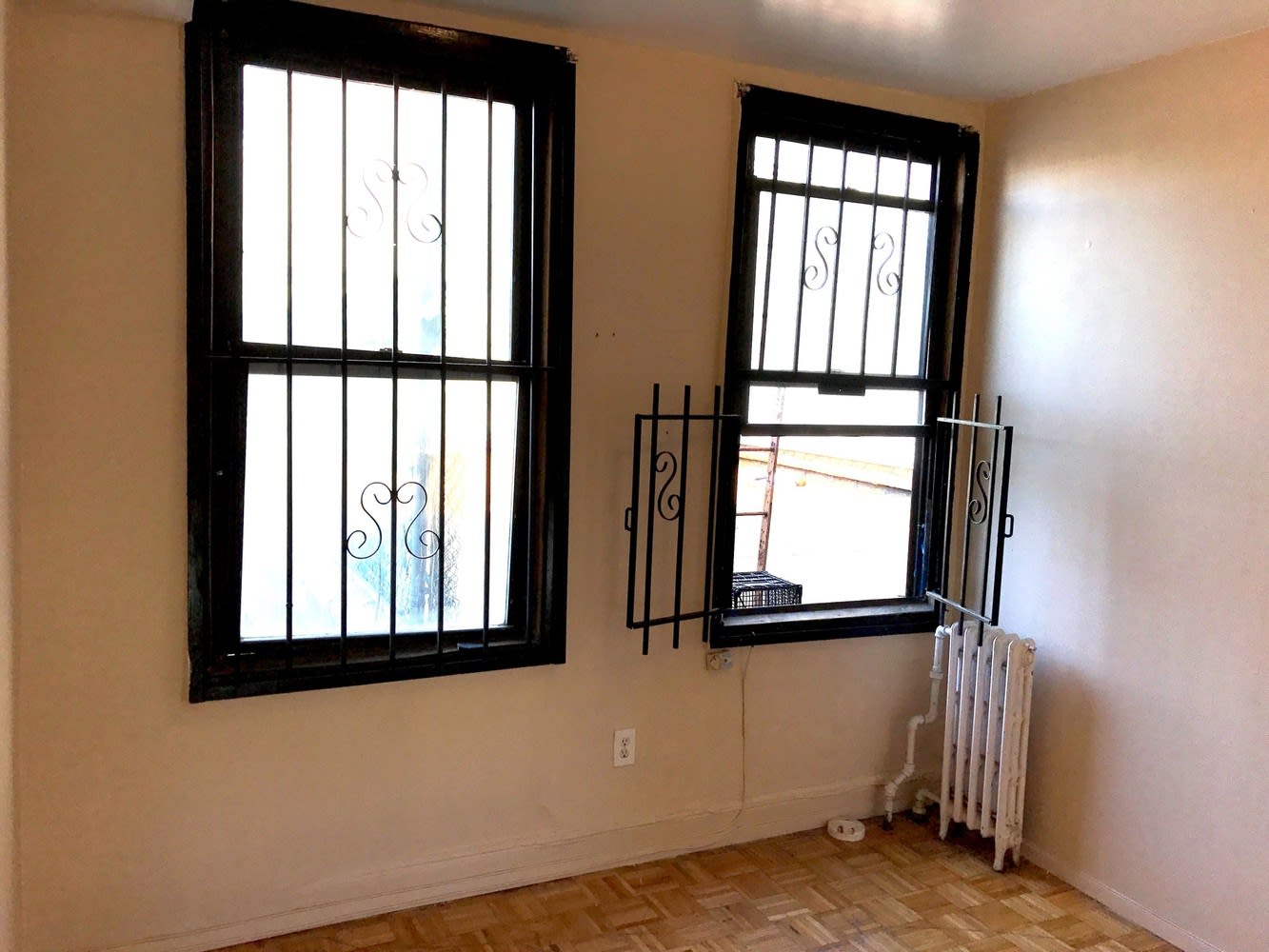 152 Graham Ave, Unit 1