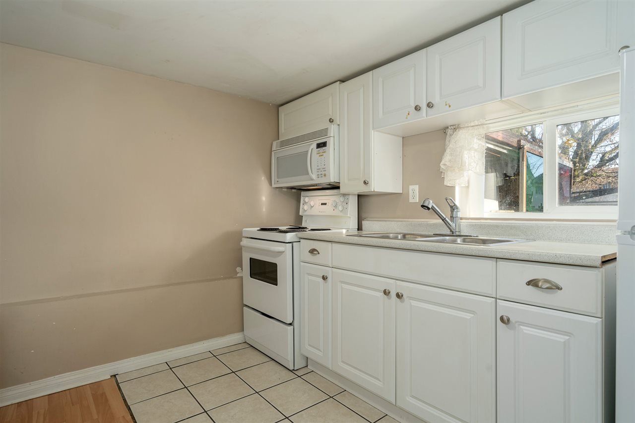4278 John St